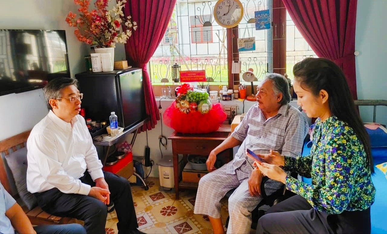 TP.HCM: Lãnh đạo thành phố thăm, tri ân các văn nghệ sĩ tiêu biểu