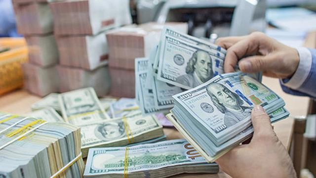 Được mang bao nhiêu tiền đi nước ngoài?