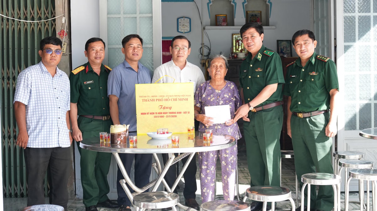 TP.HCM huy động hơn 30 tỷ đồng chăm lo người có công, đẩy mạnh quy tập hài cốt liệt sĩ